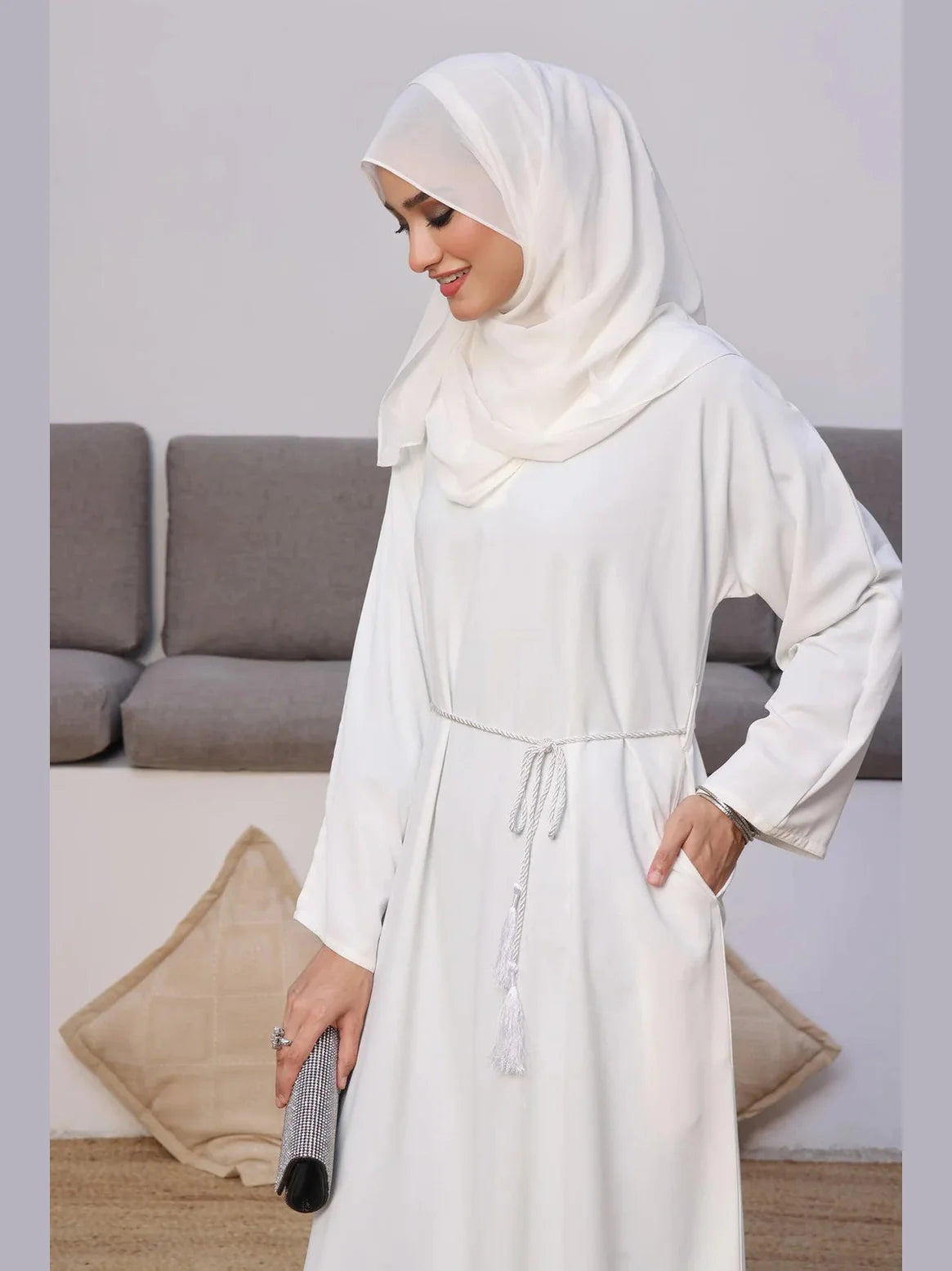 NISHAT abaya